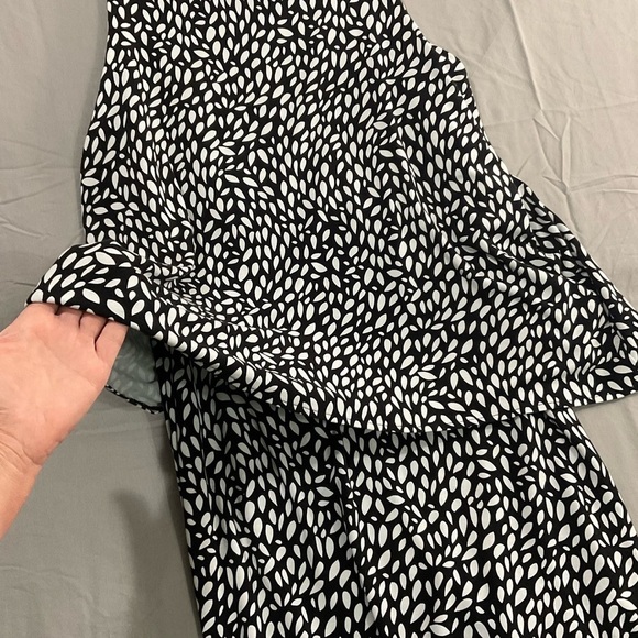 Chico's Dress Womens 1 Black White 'Pretty Petal Ellie' Tiered Midi Stretch Work - Picture 4 of 14